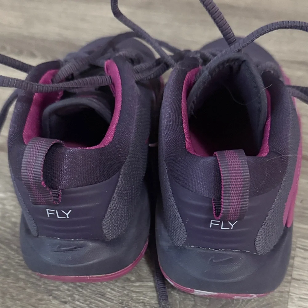 Girls purple ISOFLY Nike sneakers - Picture 2 of 4